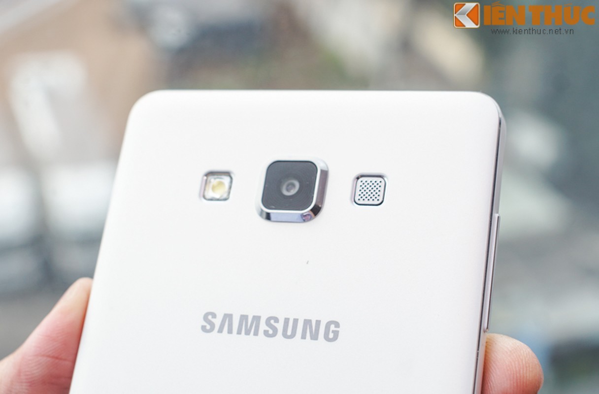 Trai nghiem dien thoai Samsung Galaxy A7 vua ban o Viet Nam-Hinh-5